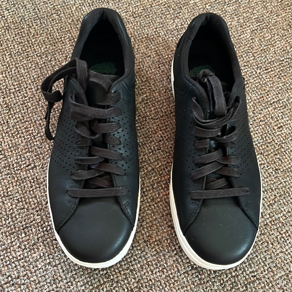 Roots black sneakers